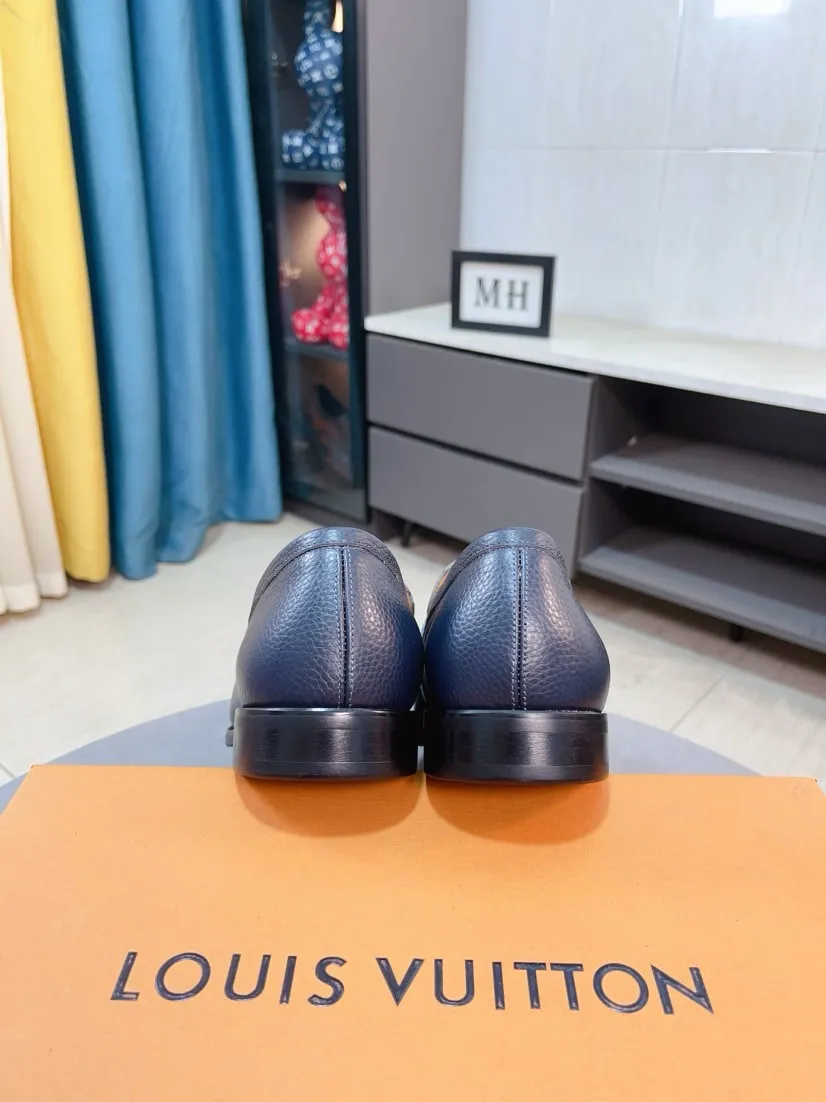Men's men's shoes 💰500🌸🌸 [Louis Vuitton (LV)] High-end business formal leather shoes 🍀 luxurious and elegant style, both practicality and style, professional focus on details and quality, counter original 1⃣️: 1⃣️ ultra-accurate reproduction 👍🏻! Material: The upper is made of imported original calfskin➕imported Italian cowhide leather. Original anti-slip and wear-resistant outsole! Code number: 38--44 (45 customized)